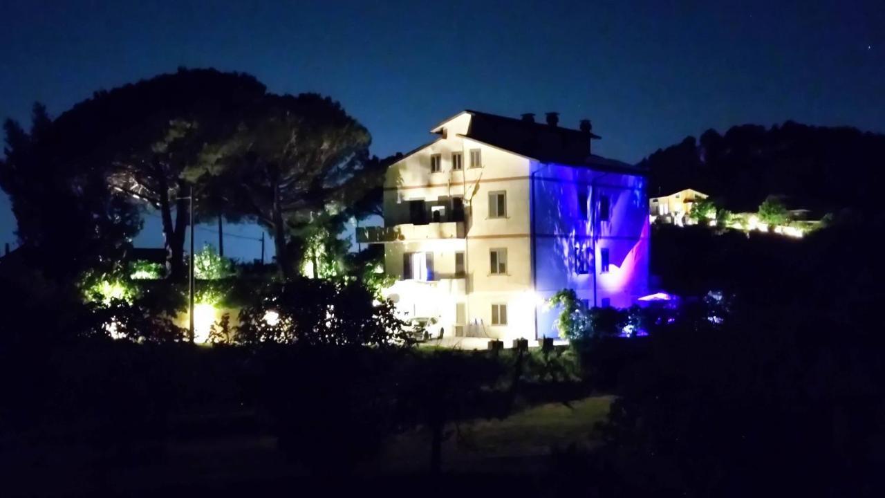 Residenza Bertolini Lägenhet Fosdinovo Exteriör bild